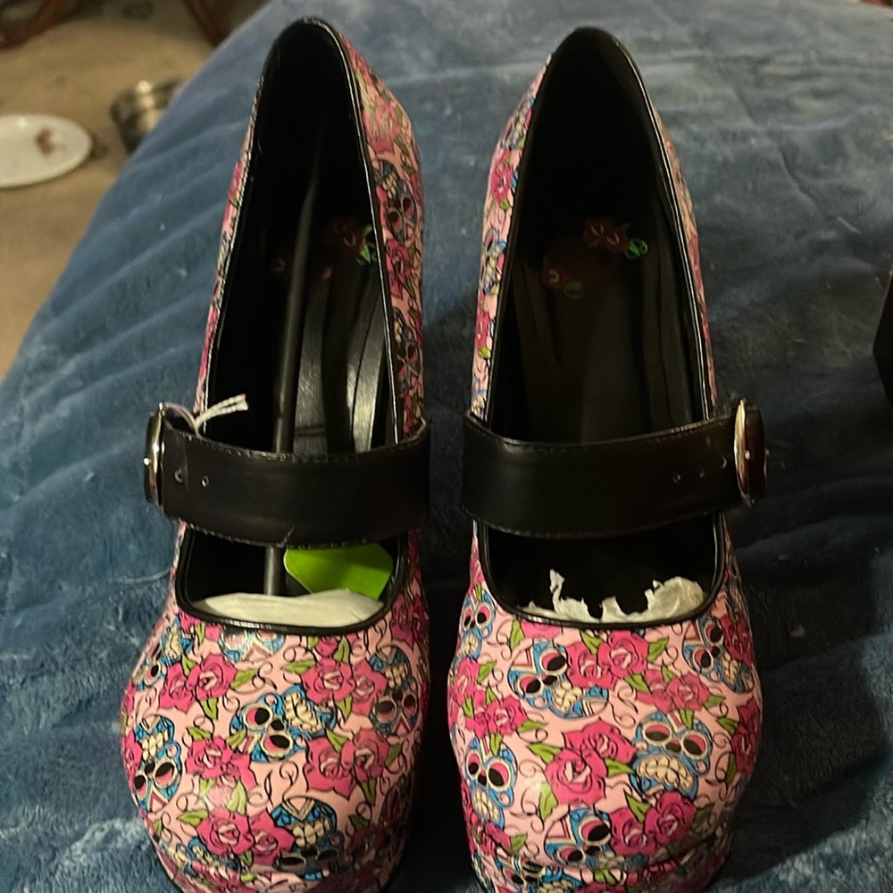 Brand new with tags Tuk platform heels in pink skull pattern size 9